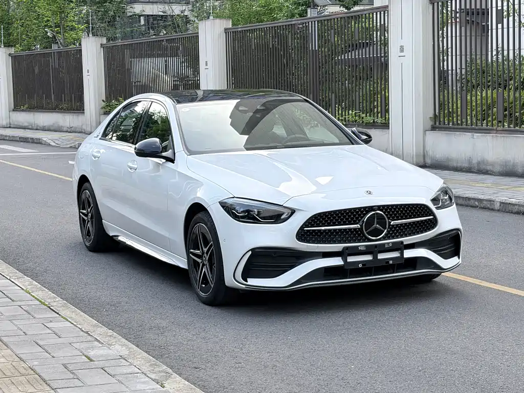 Mercedes-Benz C-Class 2024 — фото 3