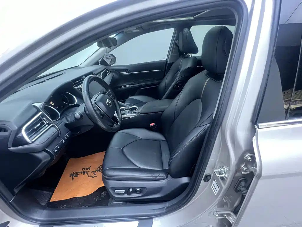 Toyota Camry 2020 — фото 14