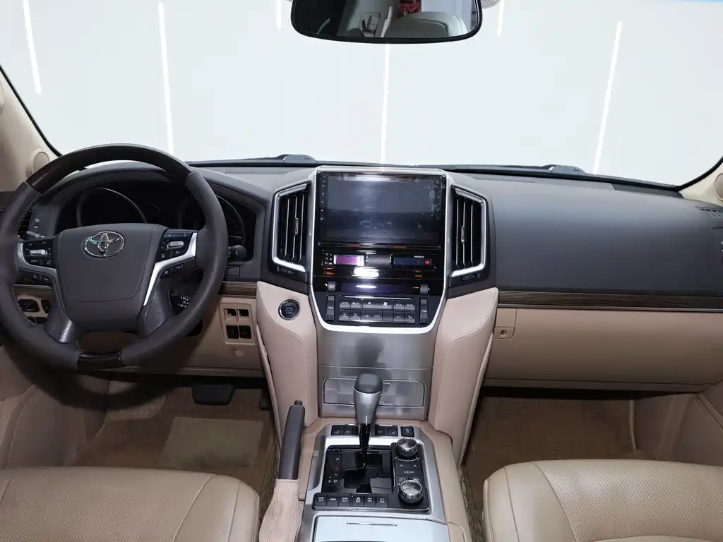 Toyota Land Cruiser 2013 — фото 25