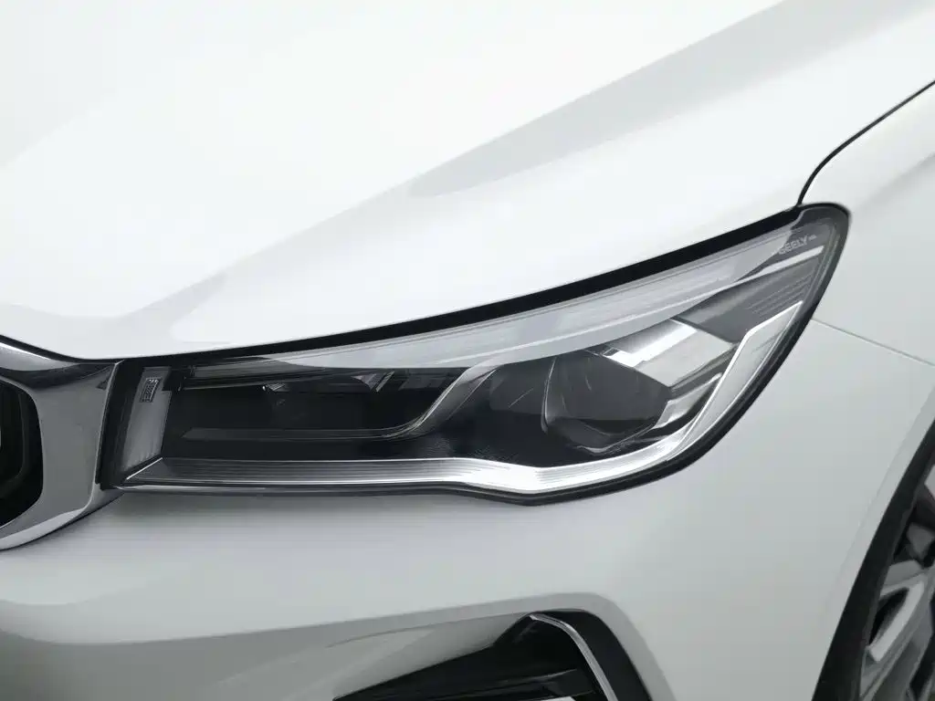 Geely Emgrand 2024
