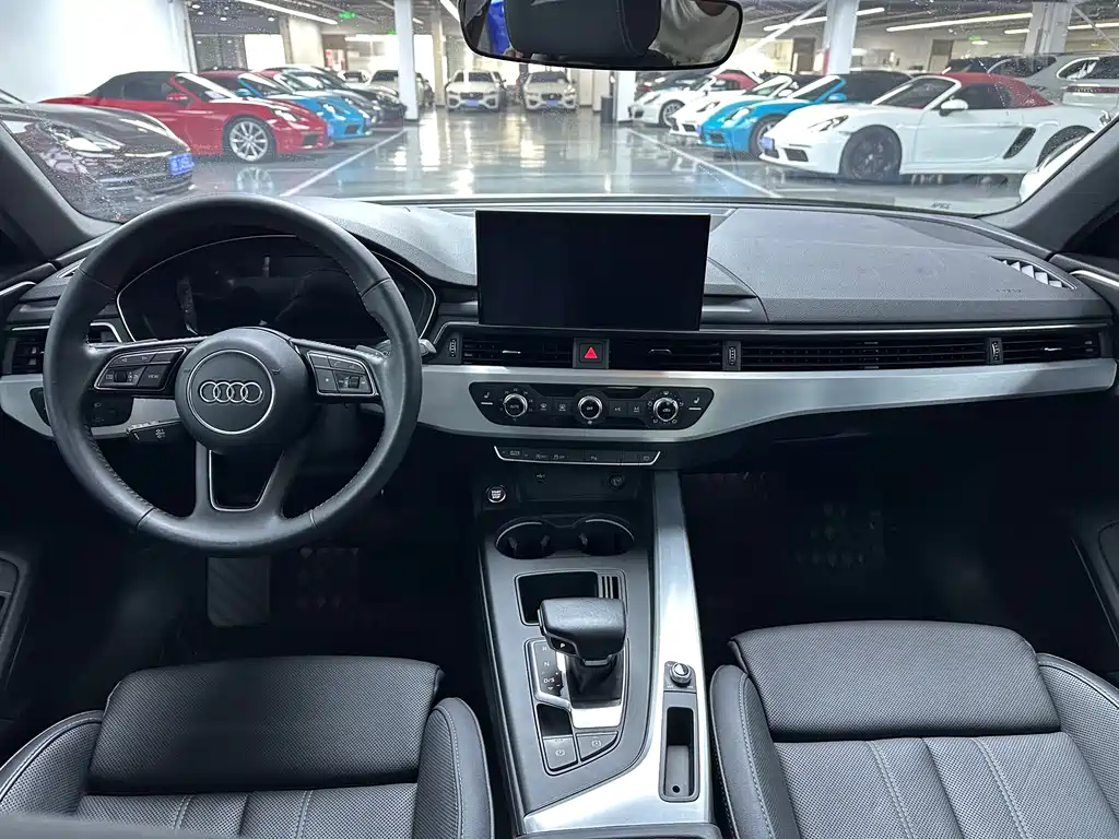 Audi A4L 2022 — фото 7
