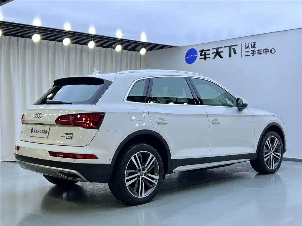 Audi Q5L 2021 — фото 3