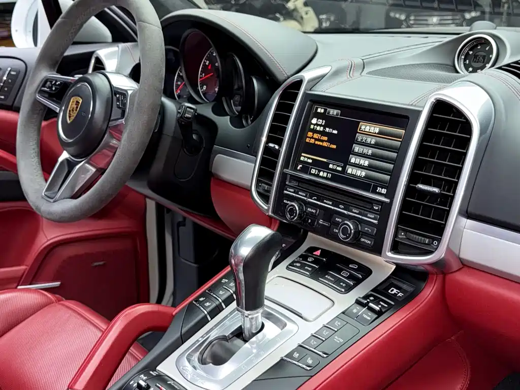 Porsche Cayenne 2016 — фото 19