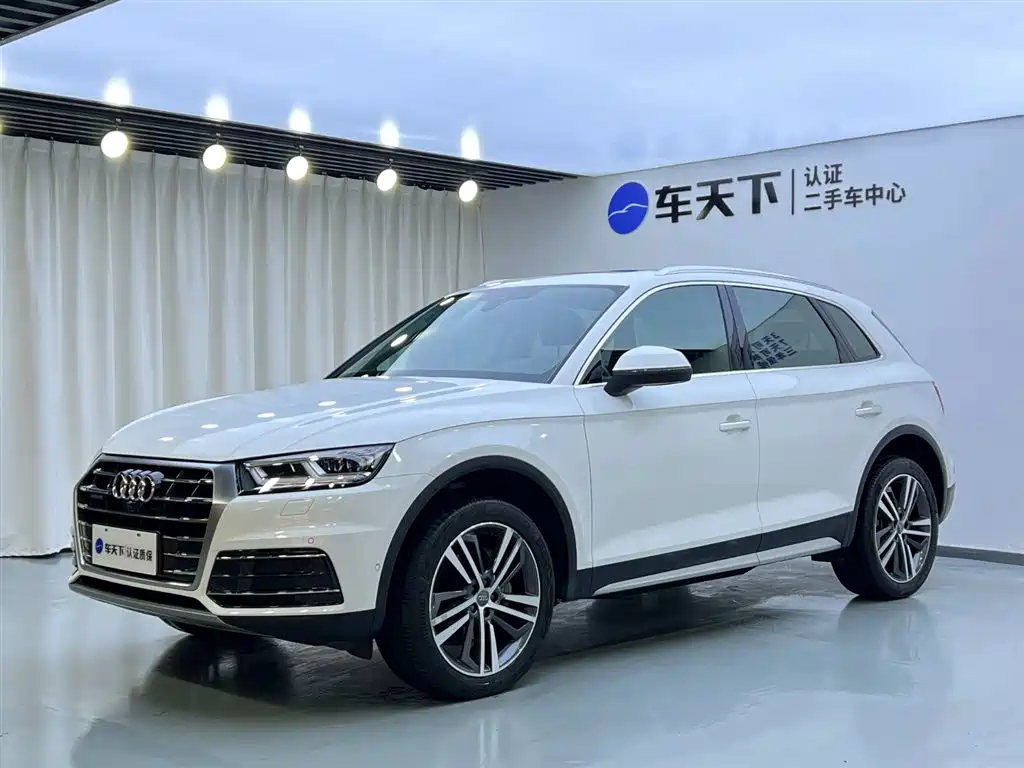 Audi Q5L 2021 — фото 1
