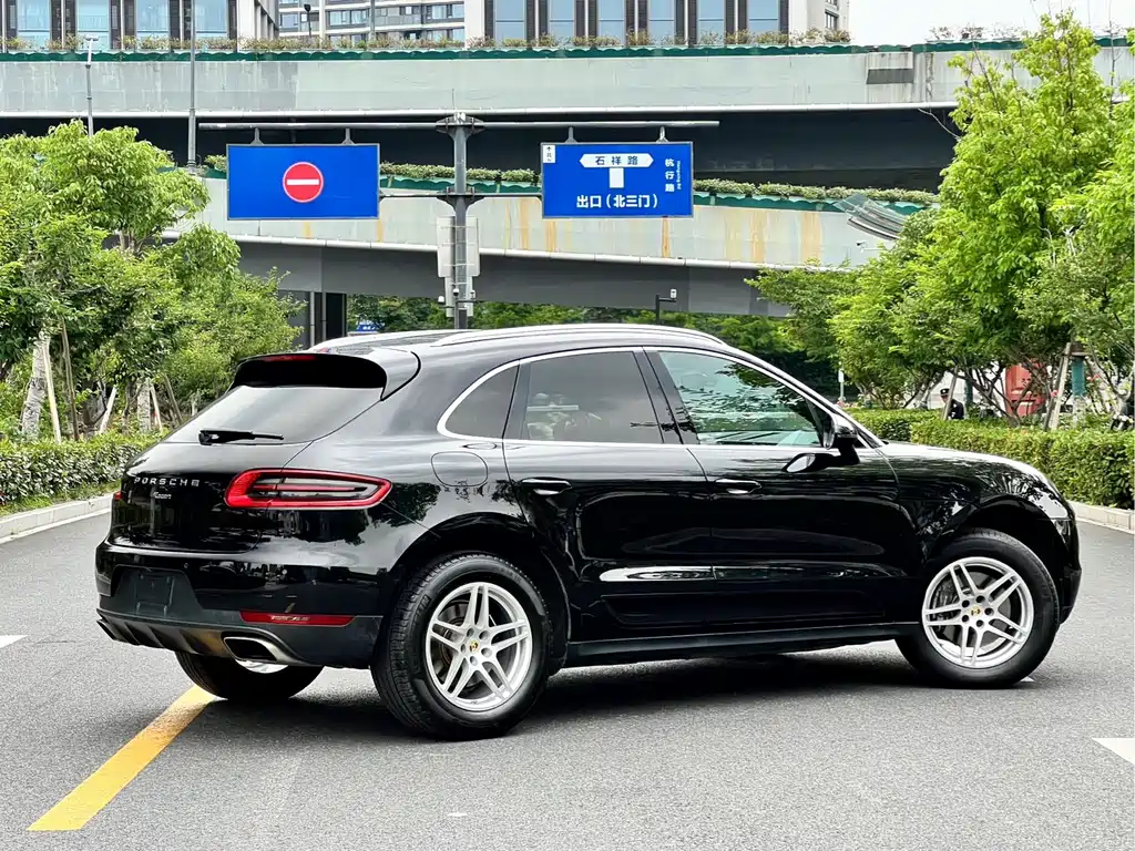 Porsche Macan 2017 — фото 8