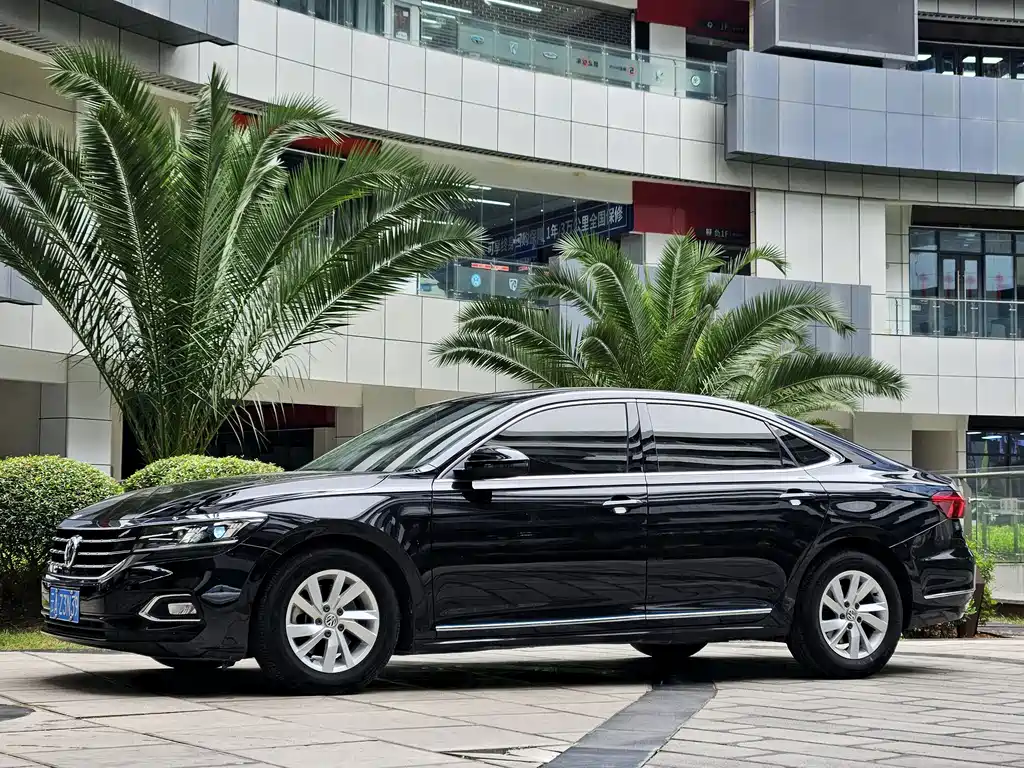 Volkswagen Passat 2020 — фото 1