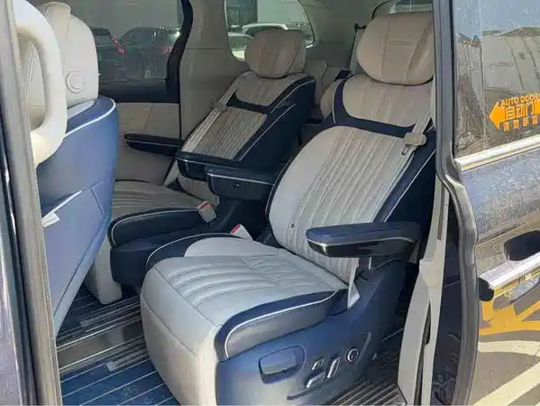 Roewe iMAX8 2021