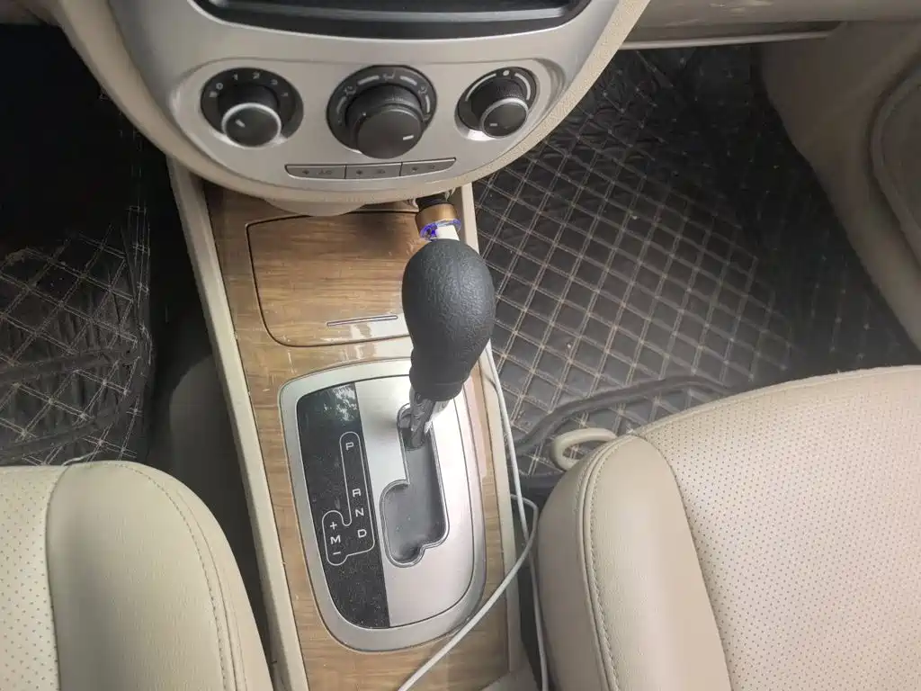 Buick Excelle 2015 — фото 15