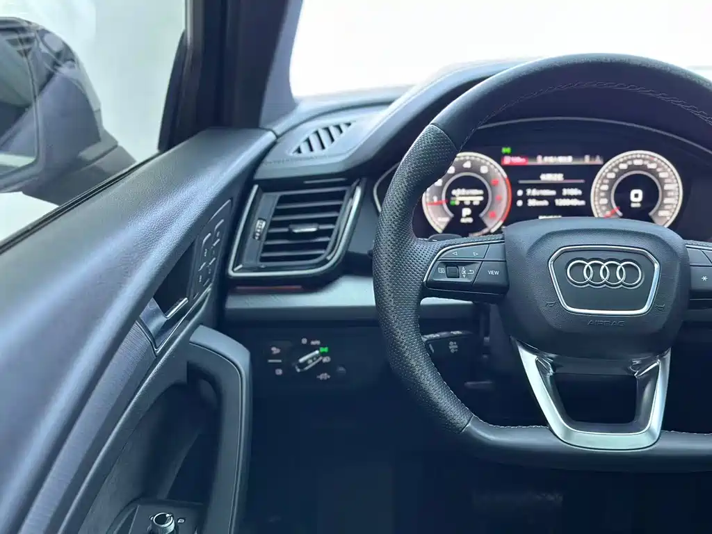 Audi Q5L Sportback 2022 — фото 21