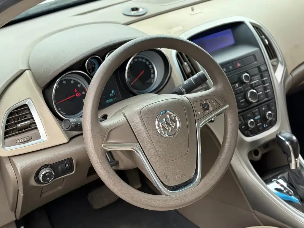 Buick Excelle GT 2013 — фото 8