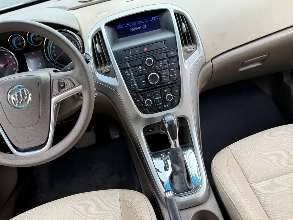 Buick Excelle GT 2013 — фото 16