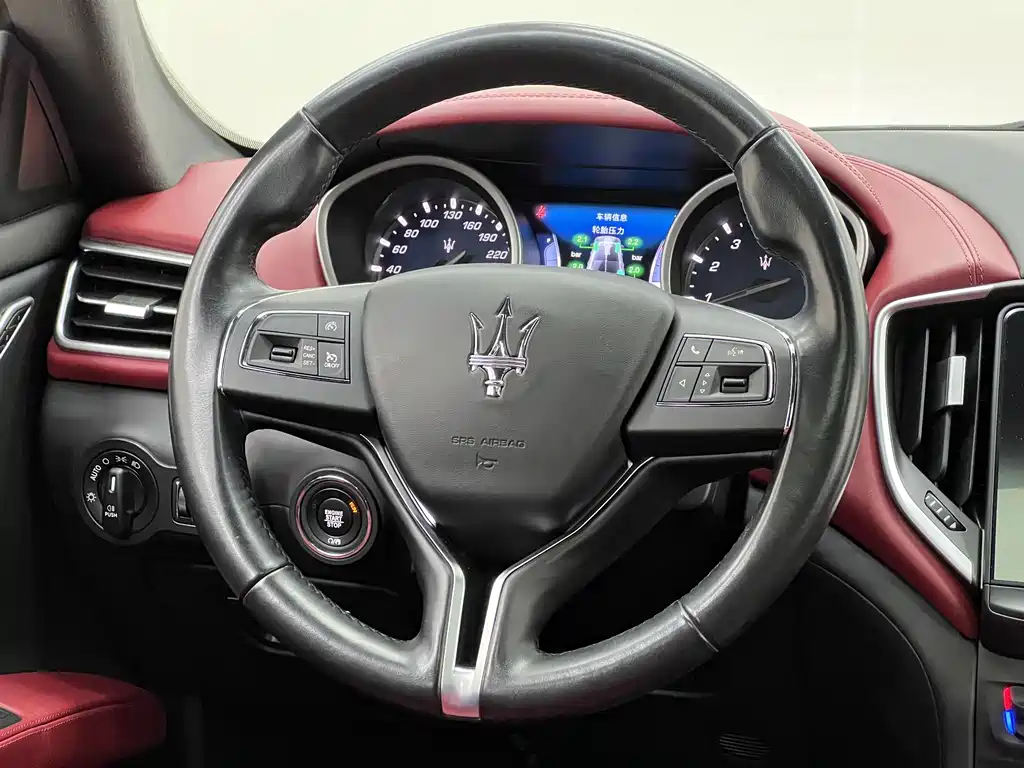 Maserati Ghibli 2017 — фото 17