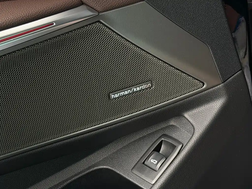 BMW 3 Series 2022 — фото 11