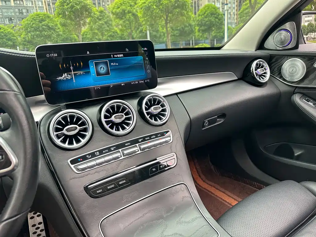 Mercedes-Benz C-Class 2019 — фото 16
