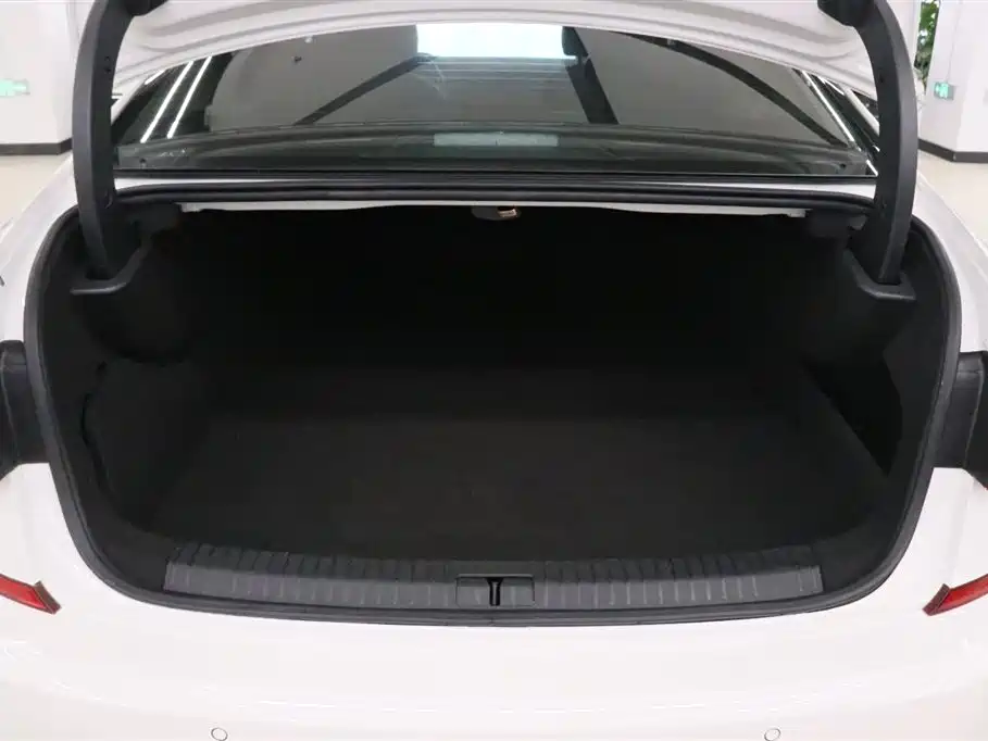 Volkswagen Passat PHEV 2019 — фото 18
