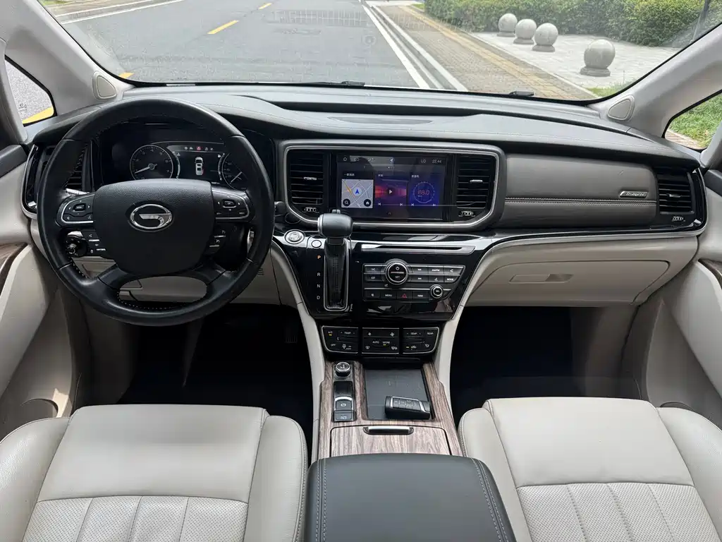GAC Motor Trumpchi M8 2019 — фото 16