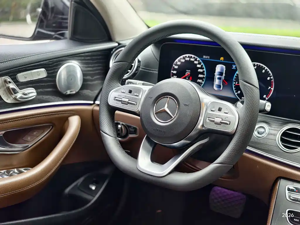 Mercedes-Benz E-Class 2020 — фото 9