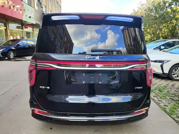 Hongqi HQ9 2023