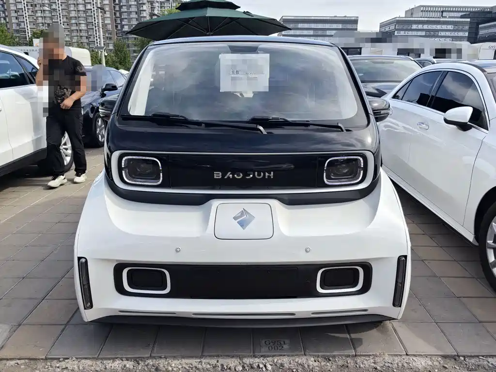 Baojun E300 2020