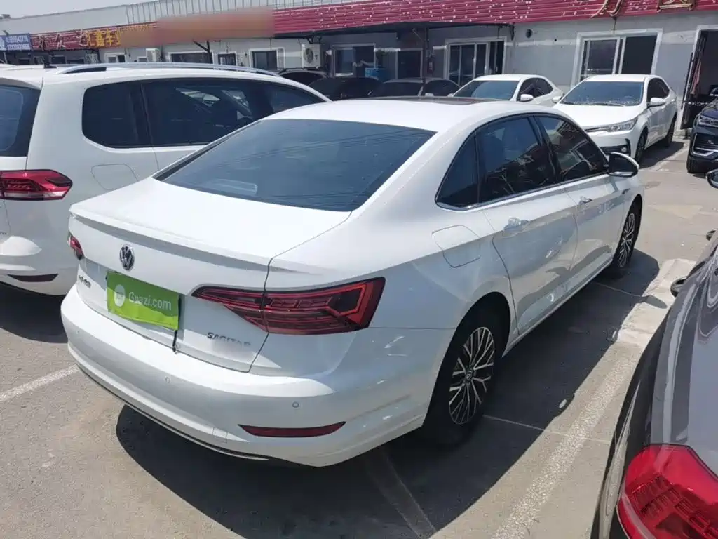 Volkswagen Sagitar 2020