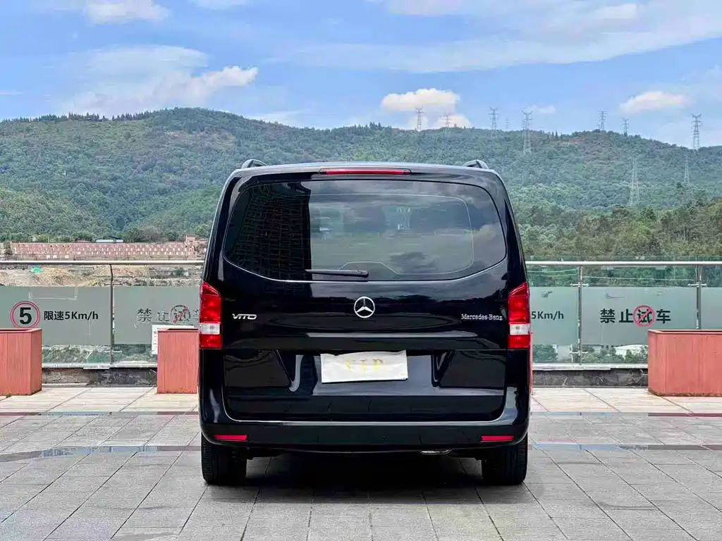 Mercedes-Benz Vito 2023 — фото 5