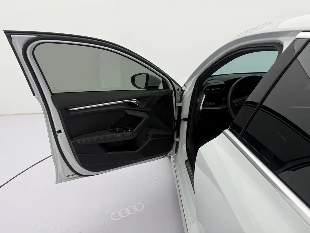 Audi A3 2023 — фото 21