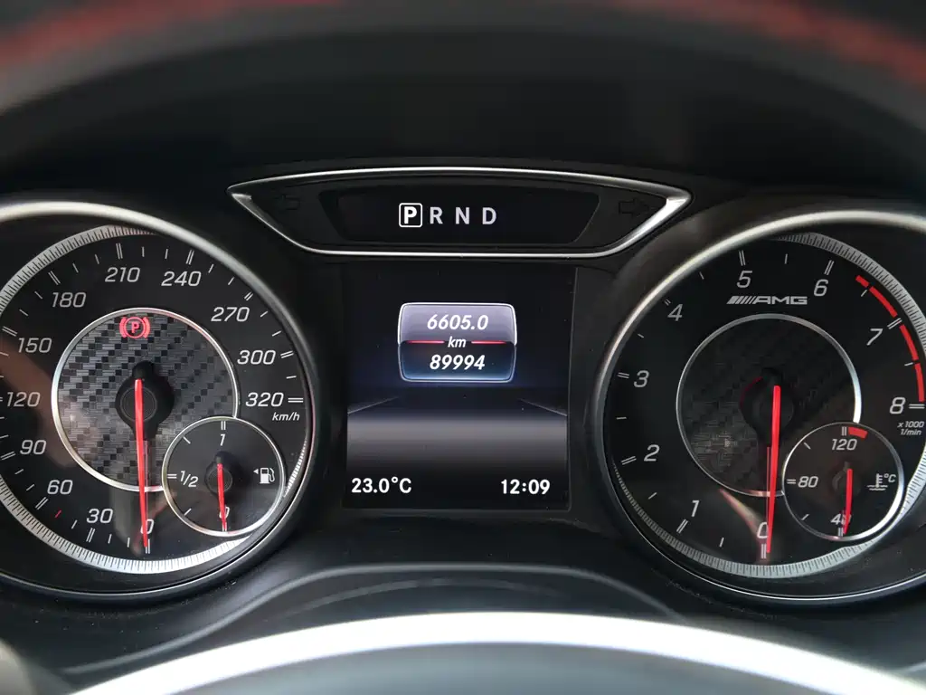 Mercedes-Benz CLA AMG 2017 — фото 15
