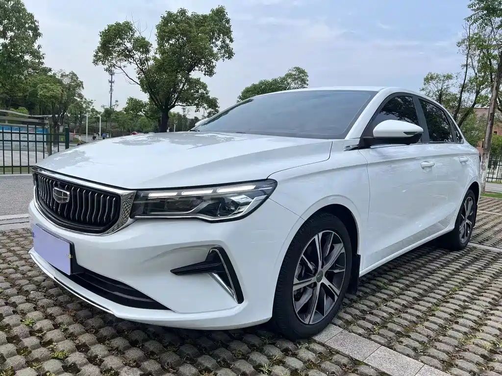 Geely Emgrand 2023