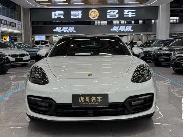 Porsche Panamera 2023