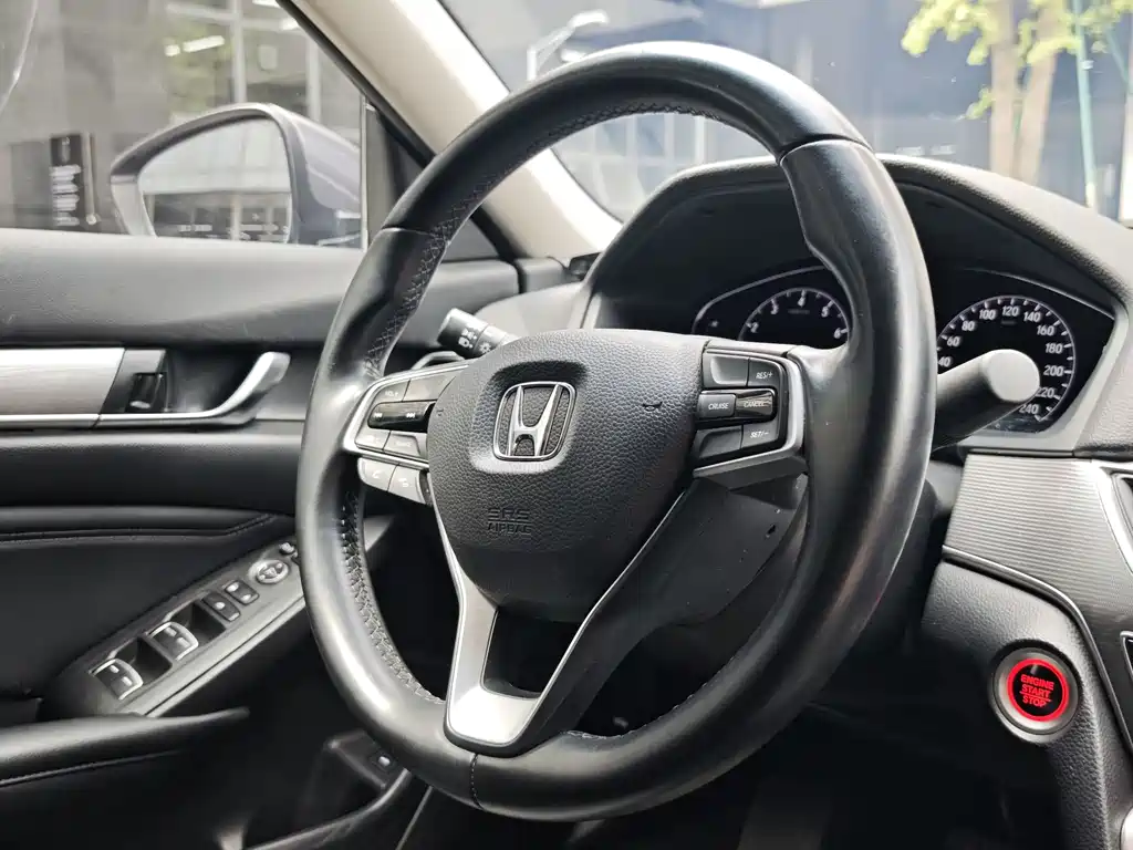 Honda Accord 2020 — фото 15