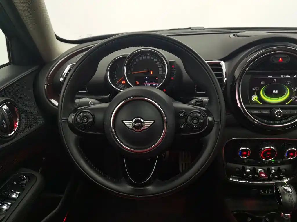 MINI Clubman 2017 — фото 11