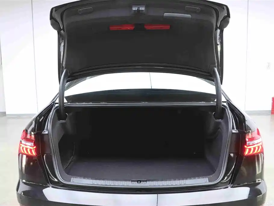 Audi A6L 2023 — фото 31