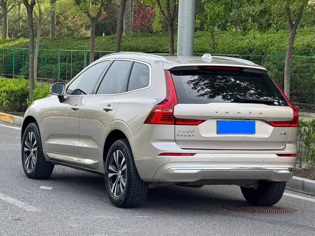 Volvo XC60 2024 — фото 4