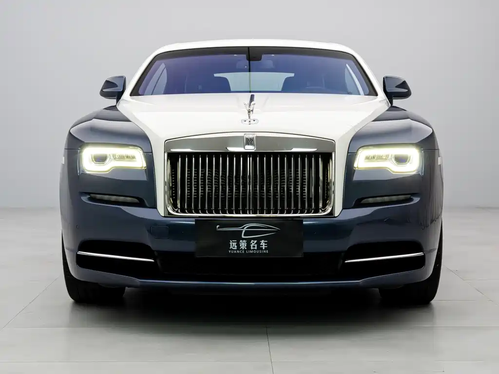 Rolls-Royce Phantom 2017 — фото 1