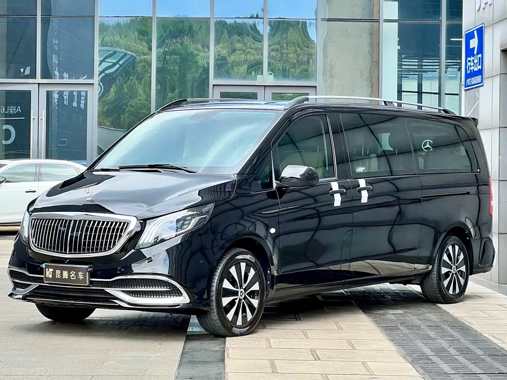 Mercedes-Benz Vito 2024 — фото 1
