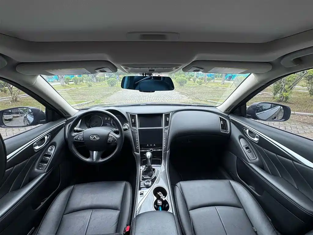 Infiniti Q50L 2015