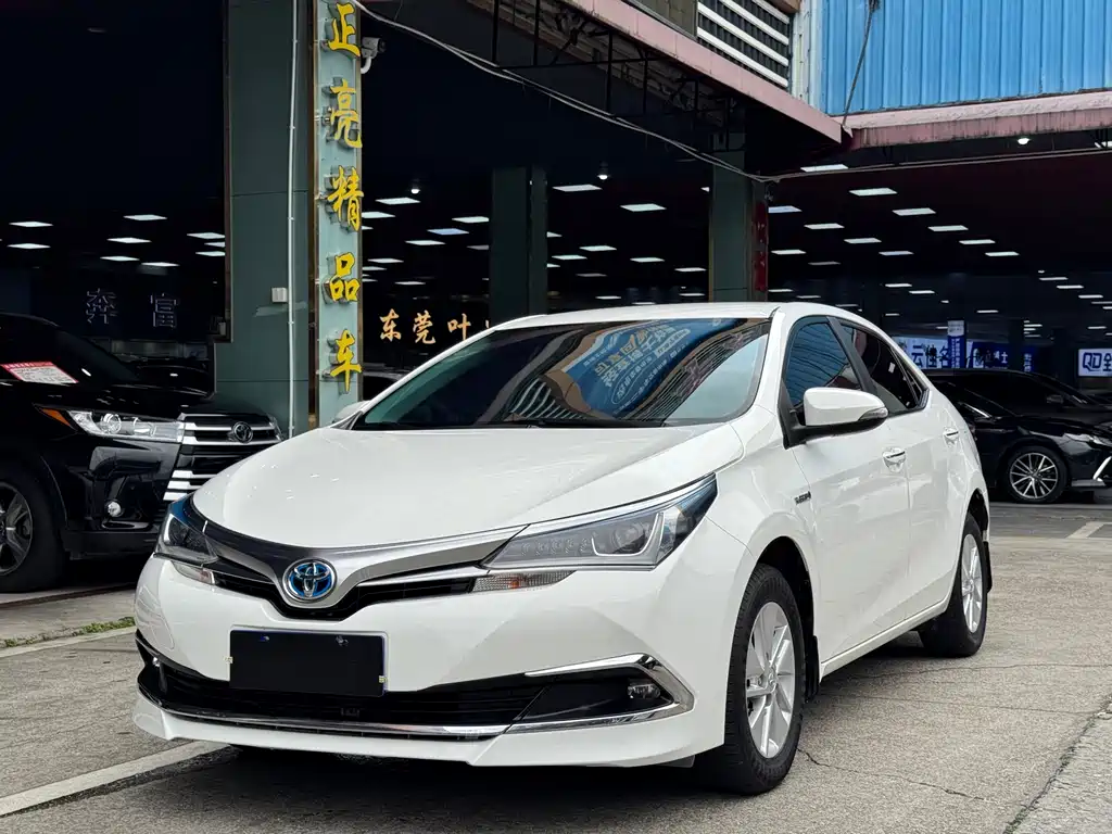 Toyota Corolla 2017 — фото 1