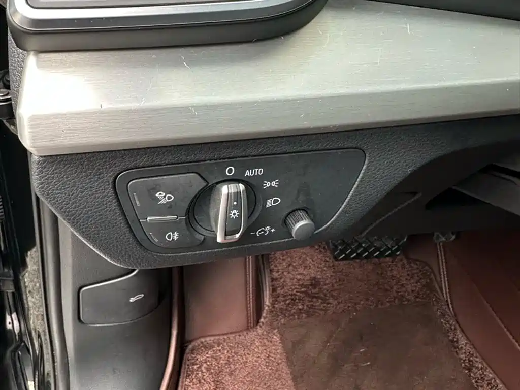 Audi Q5L 2021 — фото 18