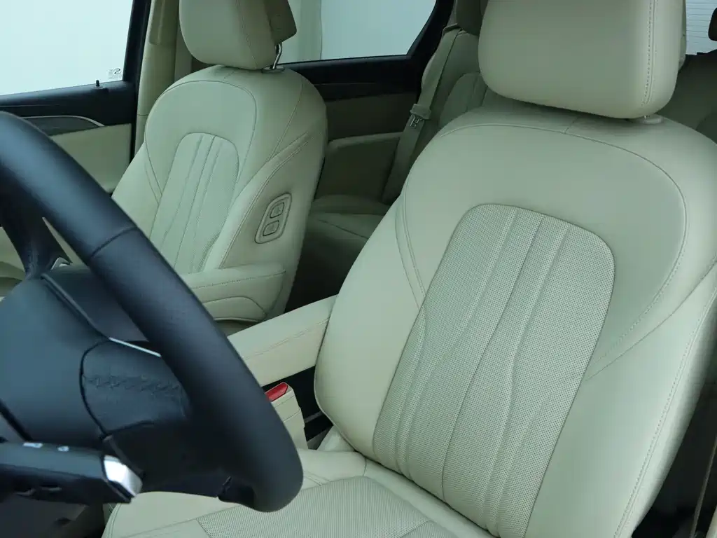 Buick GL8 Hybrid 2025