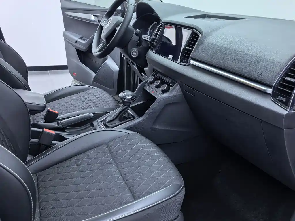 Skoda Karoq 2018 — фото 12