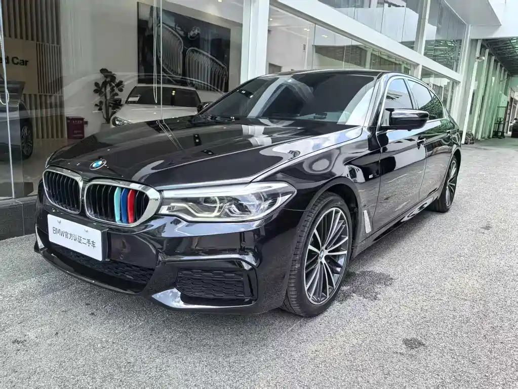 BMW 5 Series 2020 — фото 1