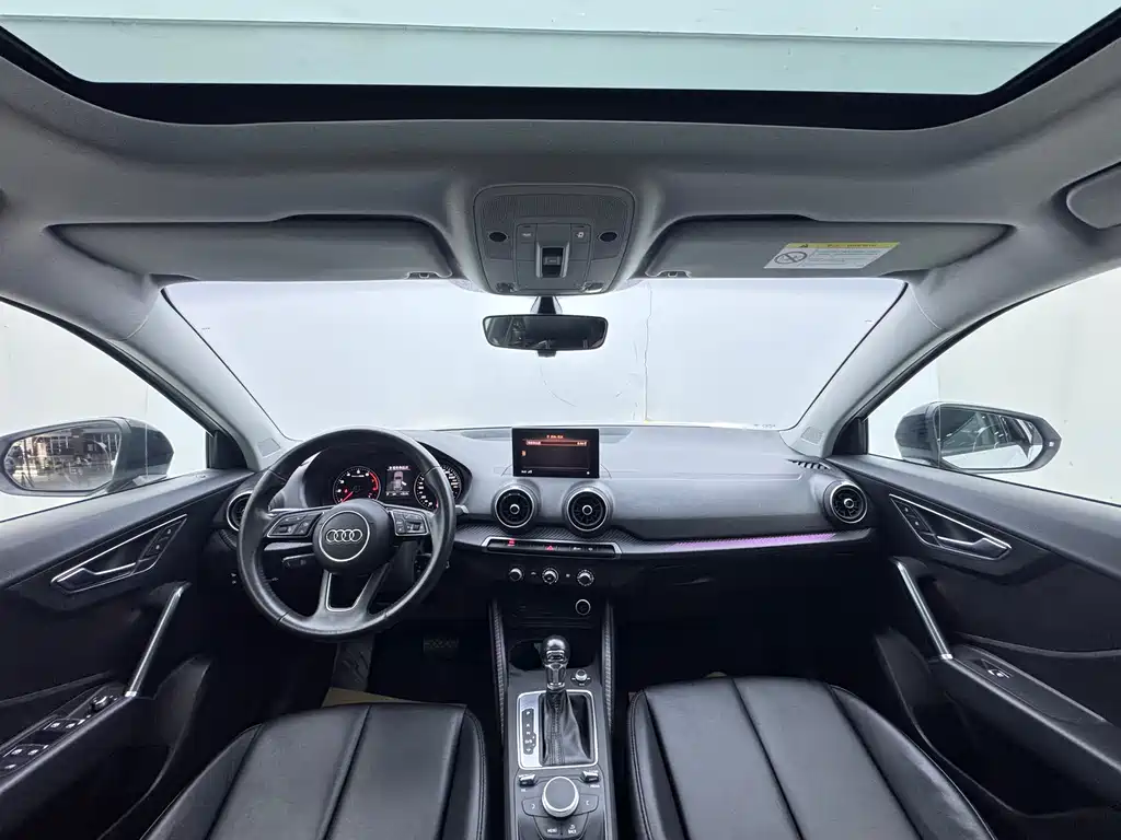 Audi Q2L 2019
