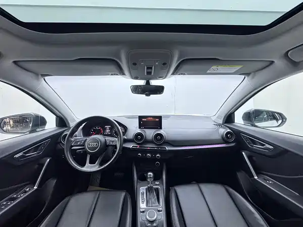 Audi Q2L 2019