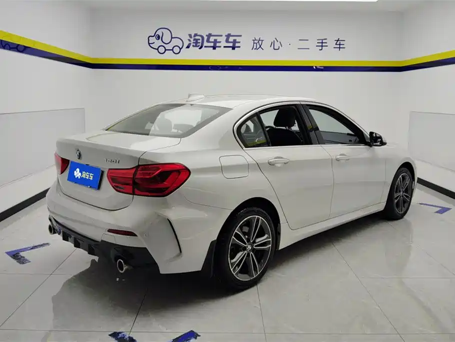 BMW 1 Series 2021