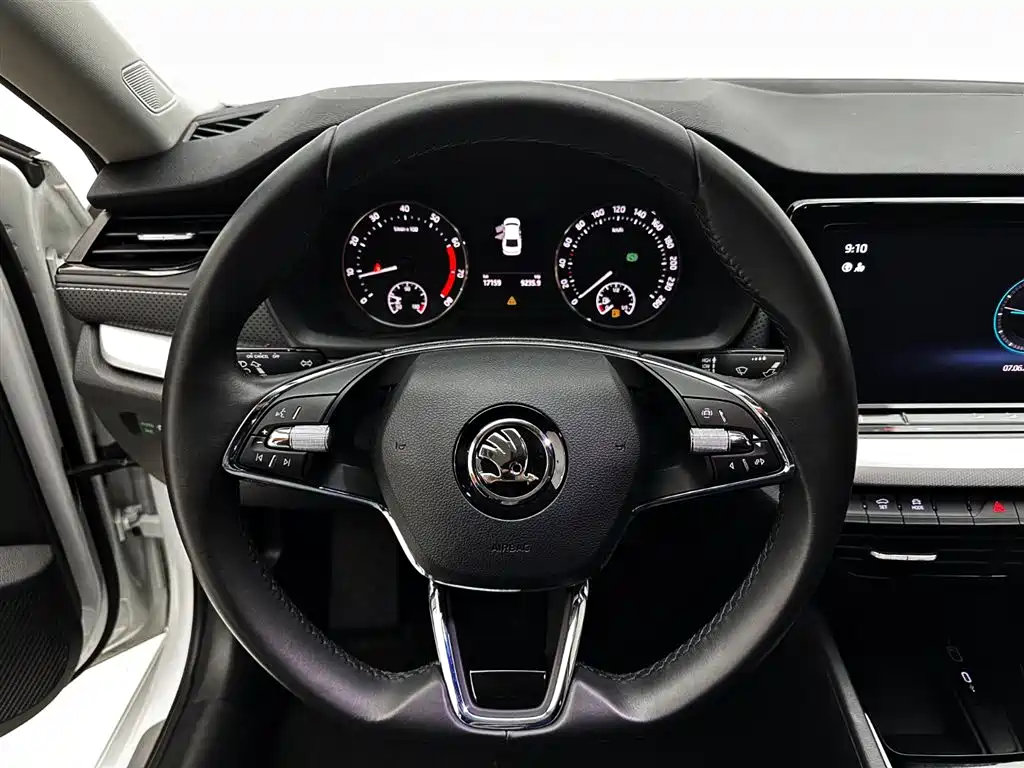 Skoda Octavia 2024 — фото 19
