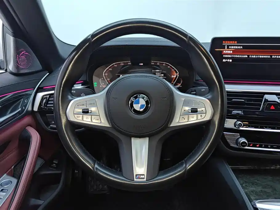 BMW 5 Series 2022 — фото 15