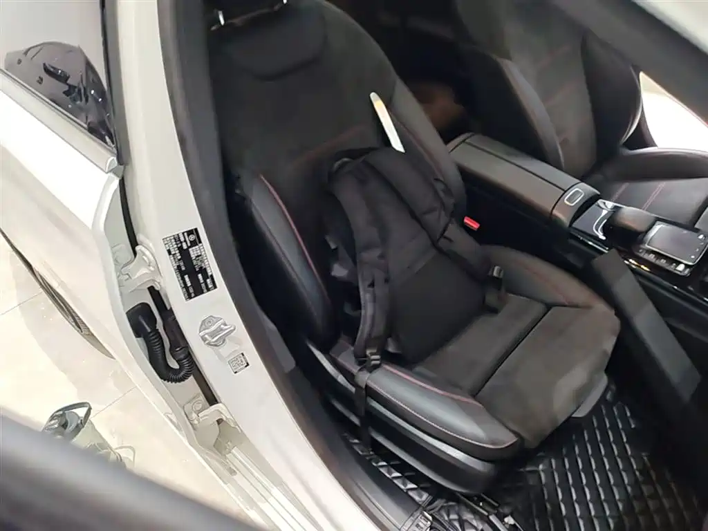 Mercedes-Benz A-Class 2023 — фото 25