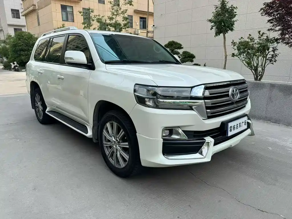 Toyota Land Cruiser 2018 — фото 3