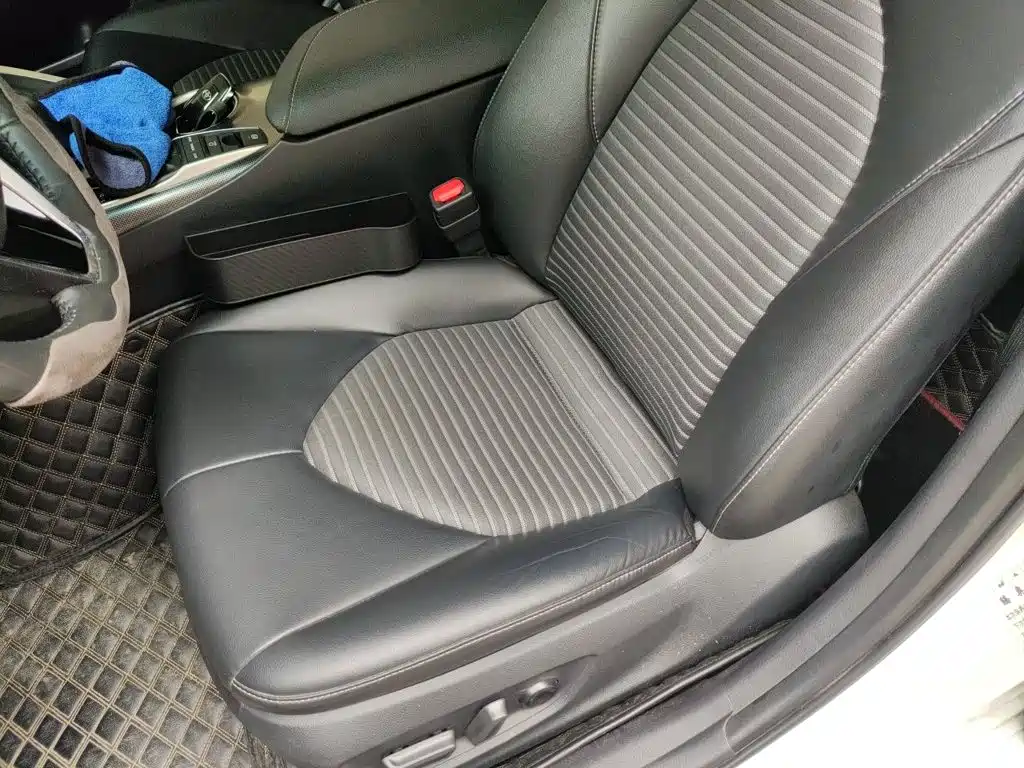 Toyota Camry 2022 — фото 11