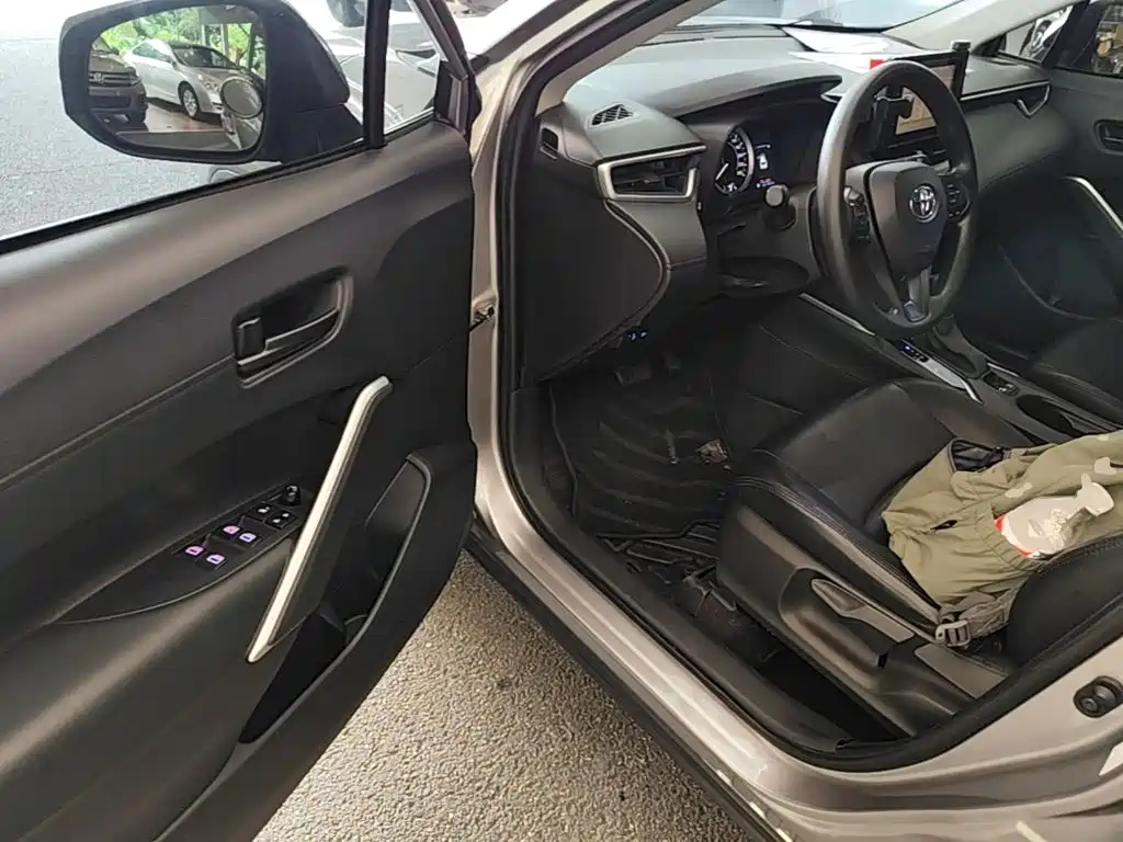 Toyota Corolla Cross 2022 — фото 16
